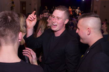 ,2019:01:11,23:53:00,1024